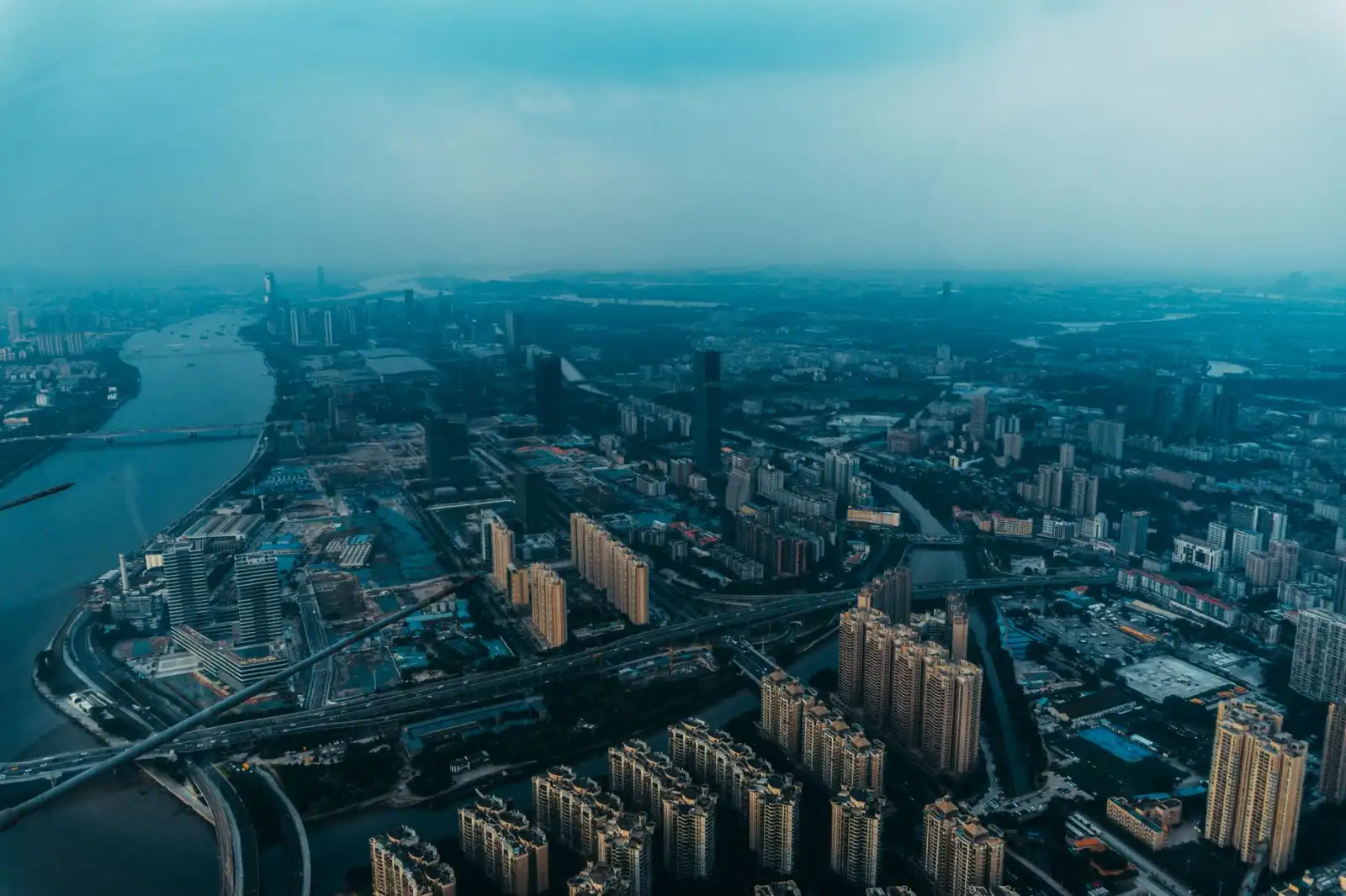 明健生物钙片与维生素组合方案在中老年健康管理中的应用