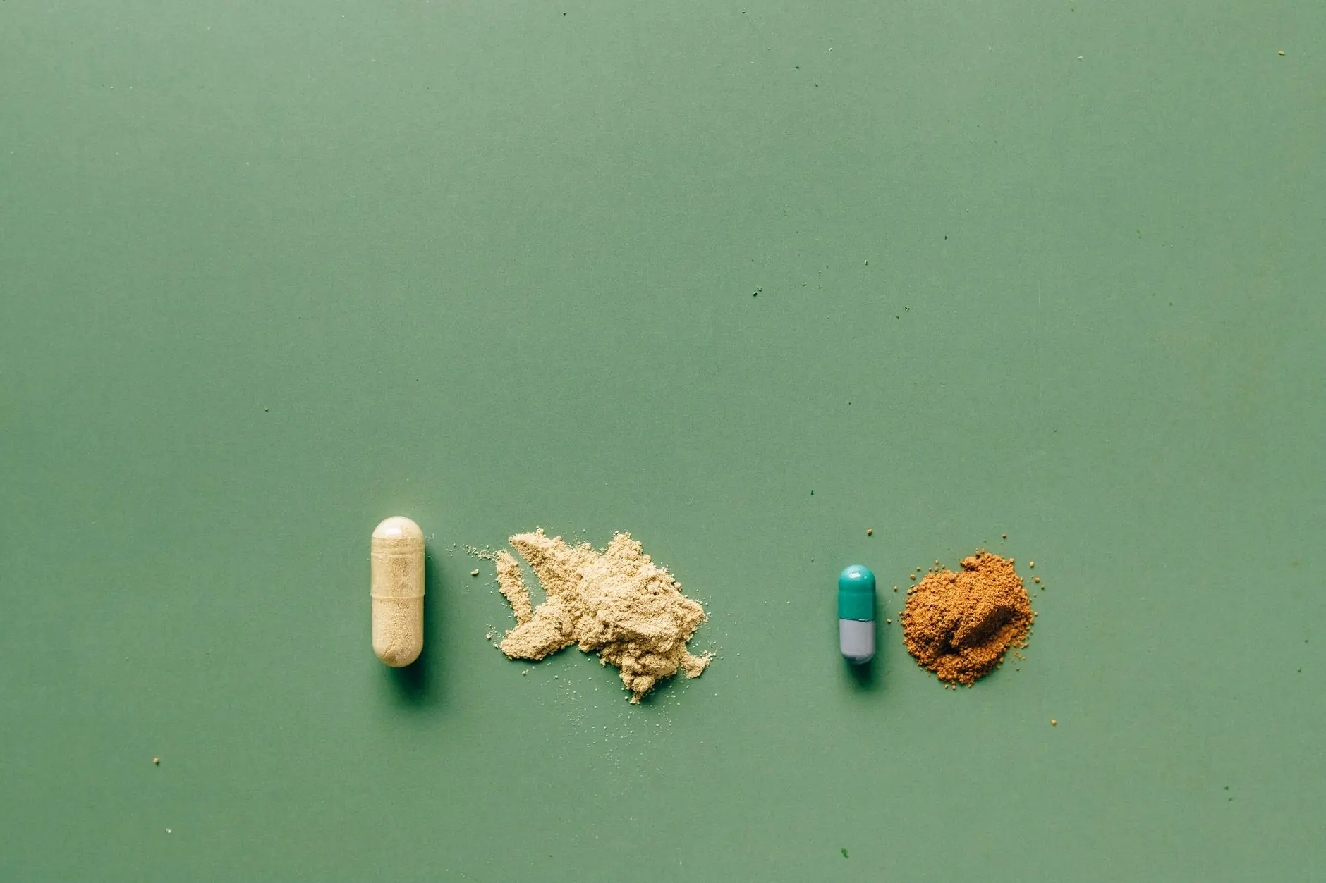 明健生物钙片与维生素组合方案在中老年健康管理中的应用